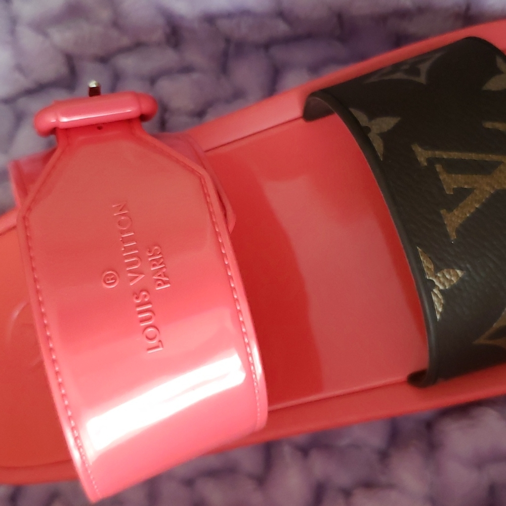 Louis Vuitton Sunbath Coral Rubber Canvas Mule - Picture 7 of 16